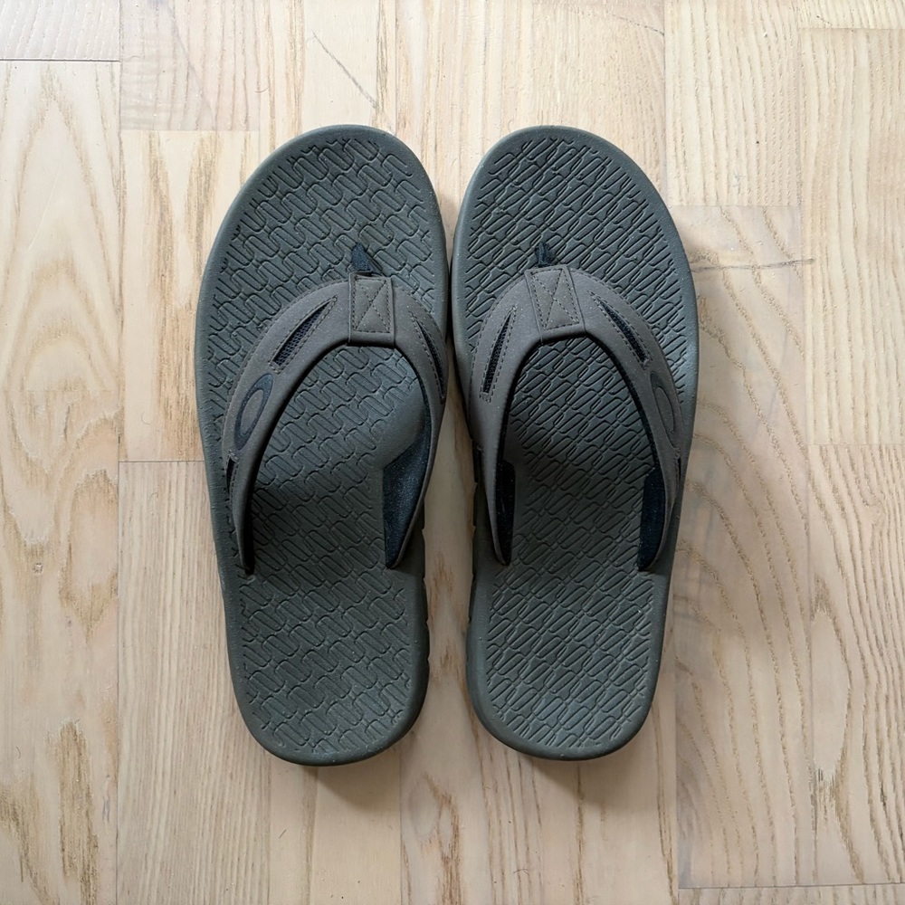 Oakley Gray Flip-Flops